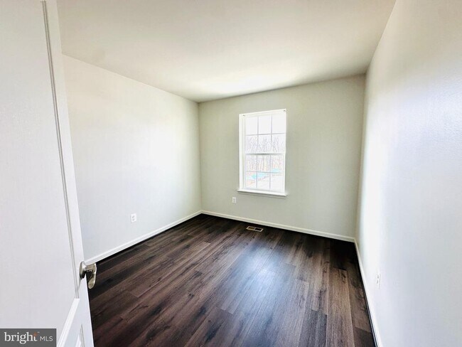 Building Photo - 9448 Adelaide Ln