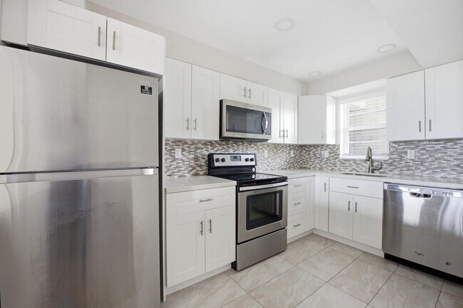 Building Photo - 3100 W Rolling Hills Cir
