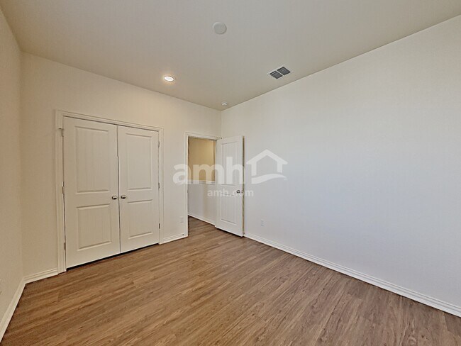 Building Photo - 2732 Spencebrook