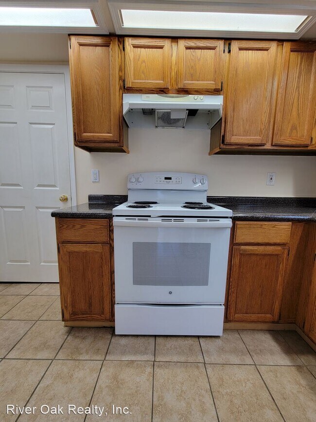 Building Photo - 3 br, 2 bath House - 8338 Rockridge Dr.