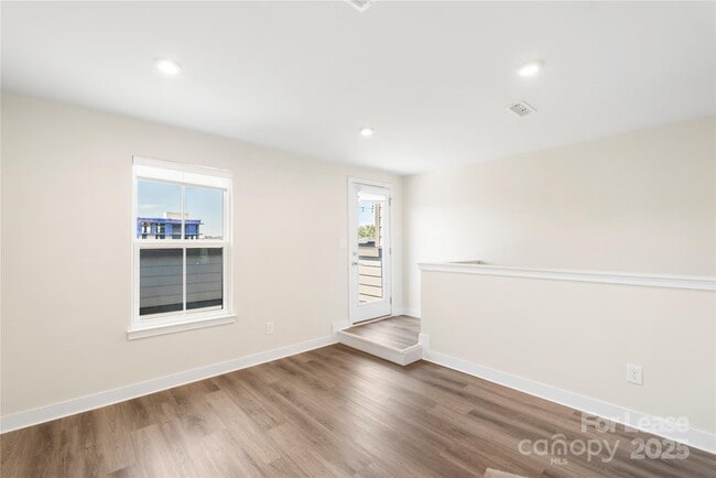 Building Photo - 128 Music Hall Wy