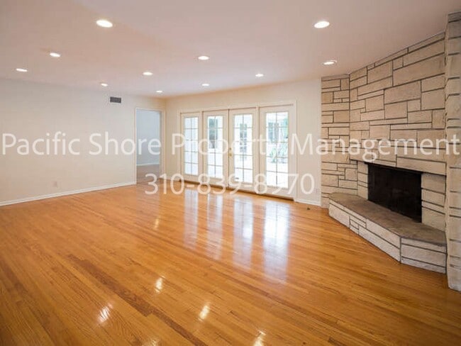 Building Photo - Charming Brentwood Ranch Home with Excepti...