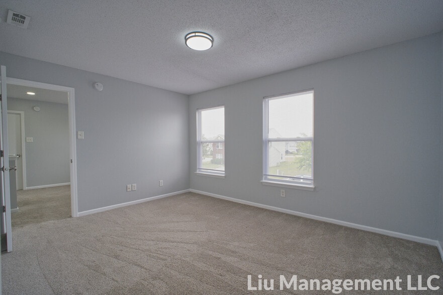Building Photo - 10020 Olympic Cir