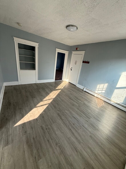 Building Photo - 10 Erwin Pl