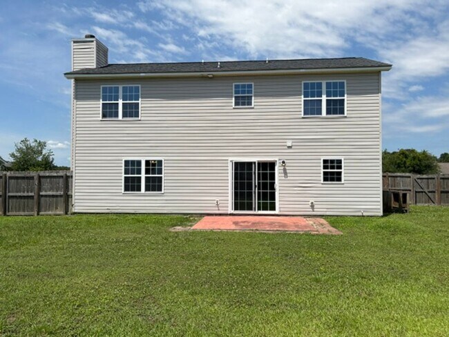Building Photo - Welcome to Creeker Town South!