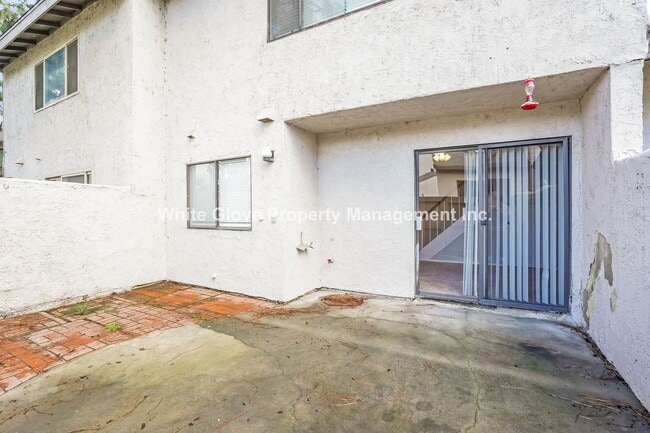 Building Photo - Charming Remodeled 3-Bedroom Townhome on Cul-de-Sac Near Greenbelt & Pool