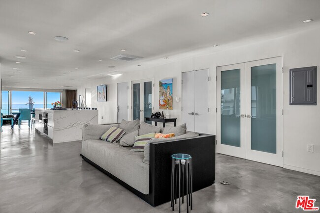 Building Photo - 1 Driftwood St