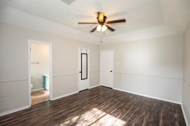 Building Photo - 5617 Fresh Meadow