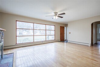 Building Photo - 43 River Meadow Dr