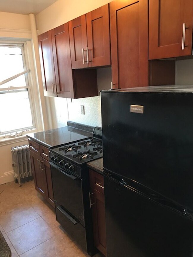 Building Photo - 9/1 No Fee! Junior 1BR/large studio in Brighton near Green Line!