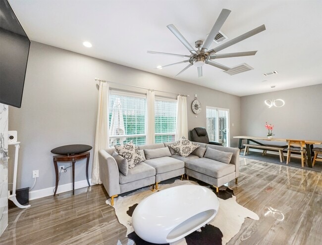 Building Photo - 15137 Kimberley Ct