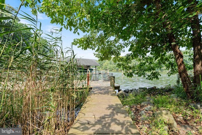 Building Photo - 45105 Mill Creek Way