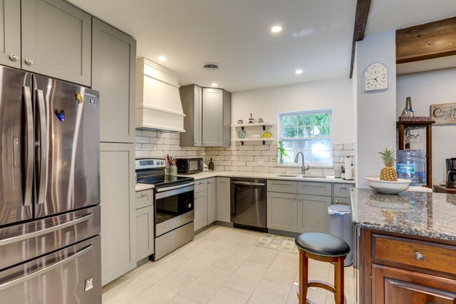 Building Photo - 12 S Arcturas Ave