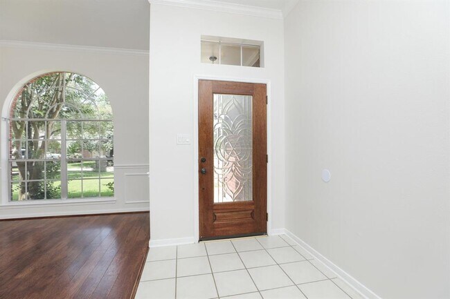 Building Photo - 25215 Aughton Dr
