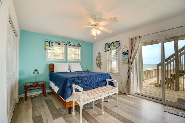 Building Photo - OCEAN FRONT *Off Season Rental* Fully Furn...