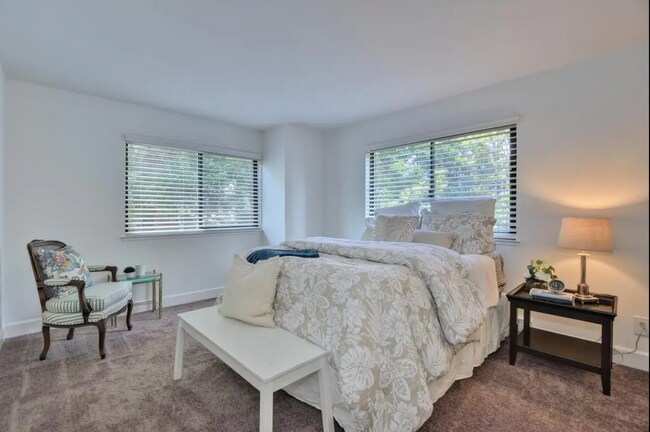 Building Photo - 938 Clark Ave