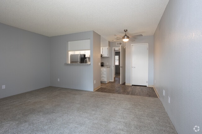 1BR, 1BA - 640SF - Element on the Loop