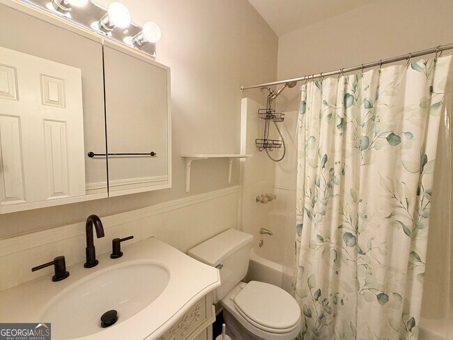 Building Photo - 356 Georgia Ave SE