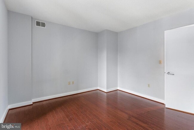 Building Photo - 1150 K St NW