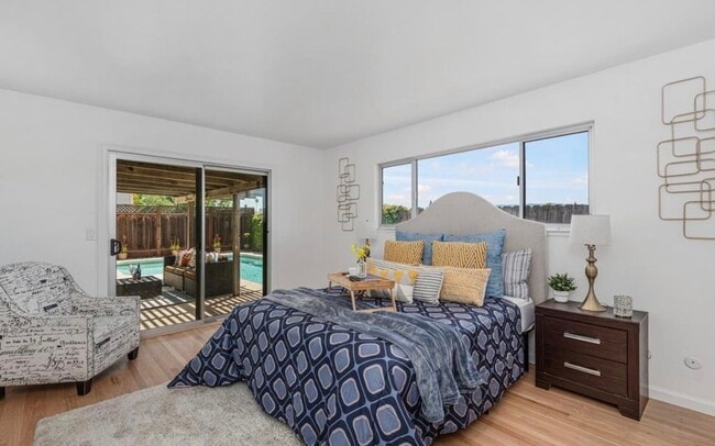 Building Photo - 483 Ontario Dr