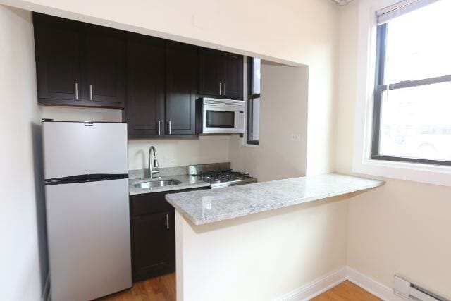 Building Photo - 4619 N Paulina St