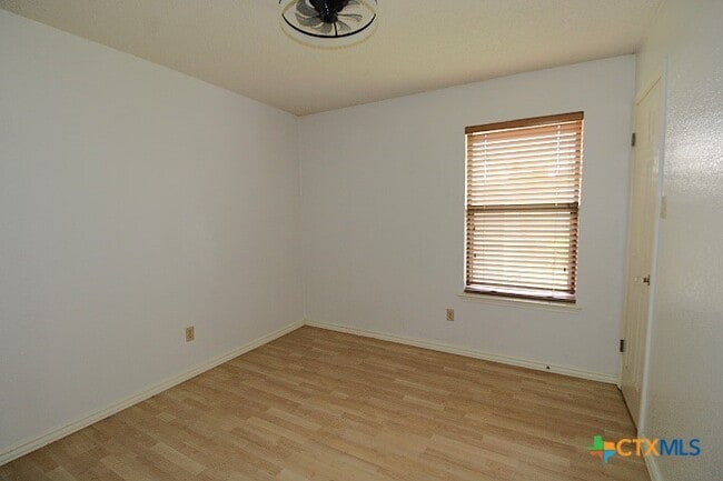 Building Photo - 1110 Timmons Dr