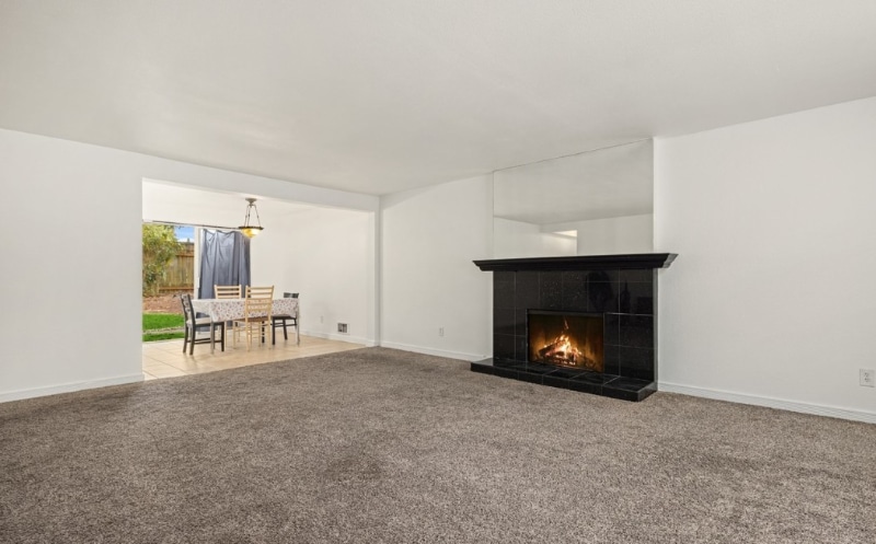 Building Photo - 14526 NE 6th Pl