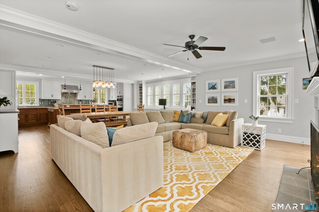 Building Photo - 14 Winslow Ln