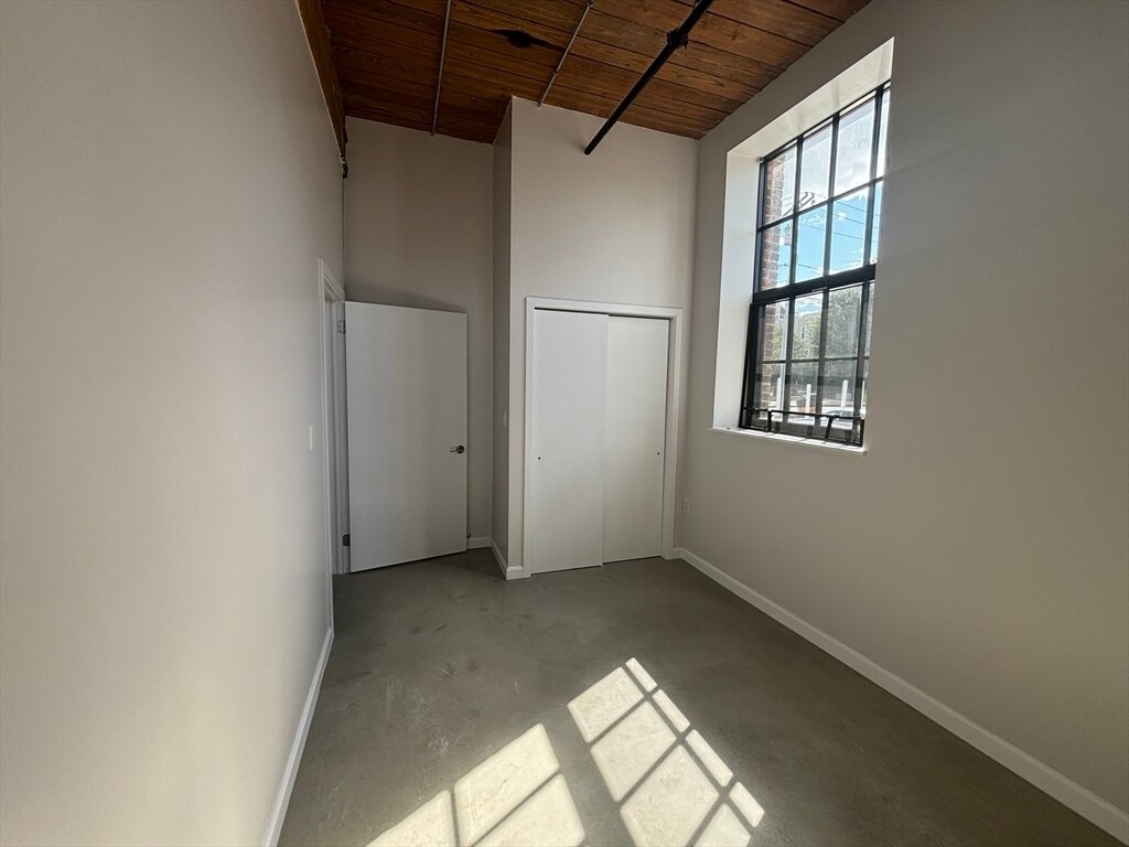 Building Photo - 85 Gerrish Ave