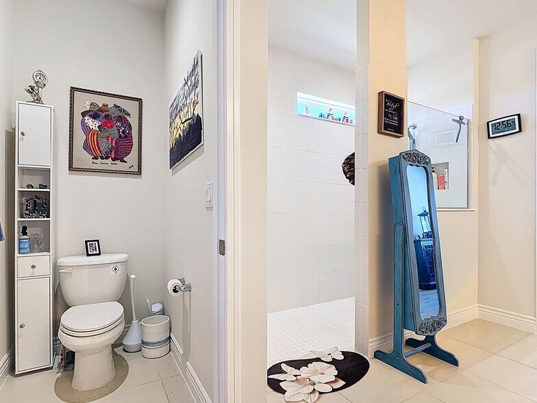 Building Photo - 6485 Shimmering Shrs Ln