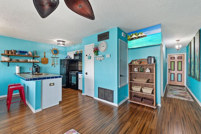 Building Photo - 15209 Leeward Dr