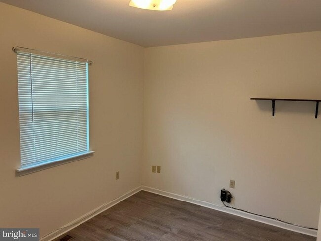 Building Photo - 12 Sumac Ct