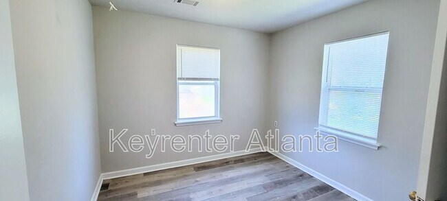 Building Photo - 41 Meldon Ave SE