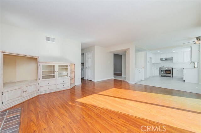 Building Photo - 8 Bayview