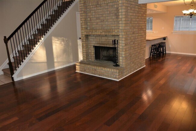 Building Photo - 13 Hickorybark Dr