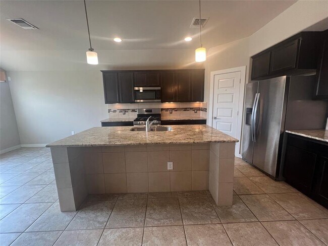 Building Photo - 7009 Sienna Rouge Path