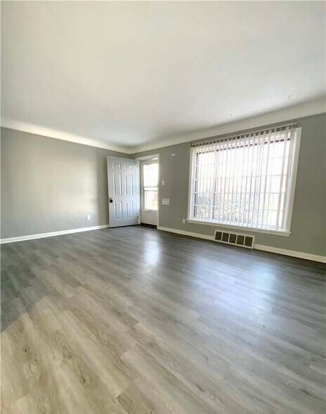 Living/Family Room - 4172 Lambert Rd