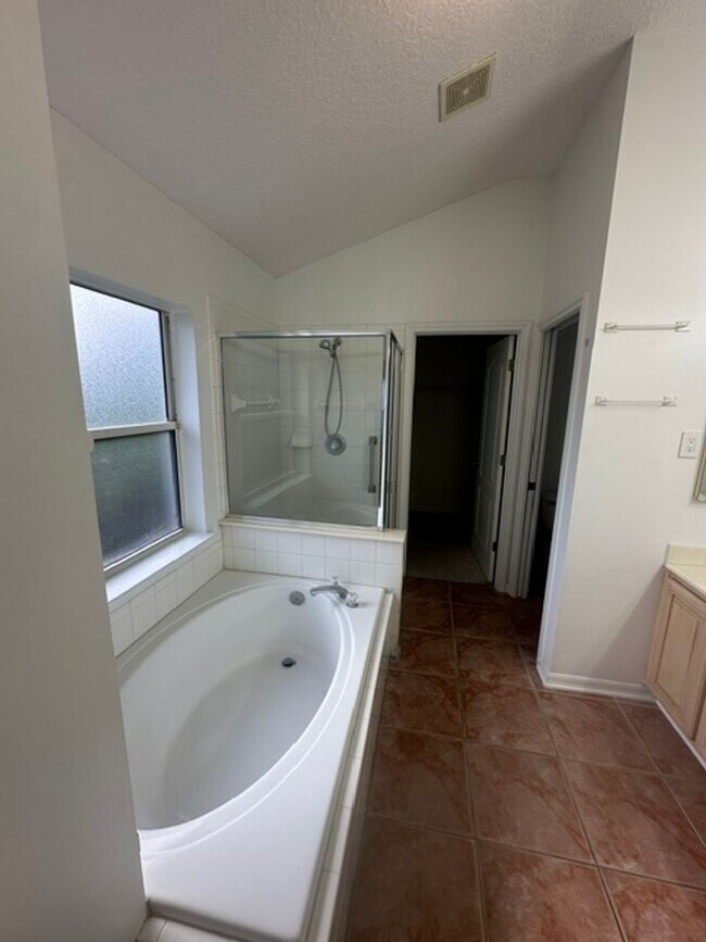 Building Photo - 105 Oceans Edge Dr