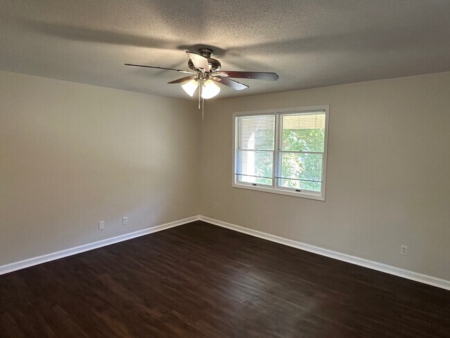 Building Photo - 1769 High School Dr