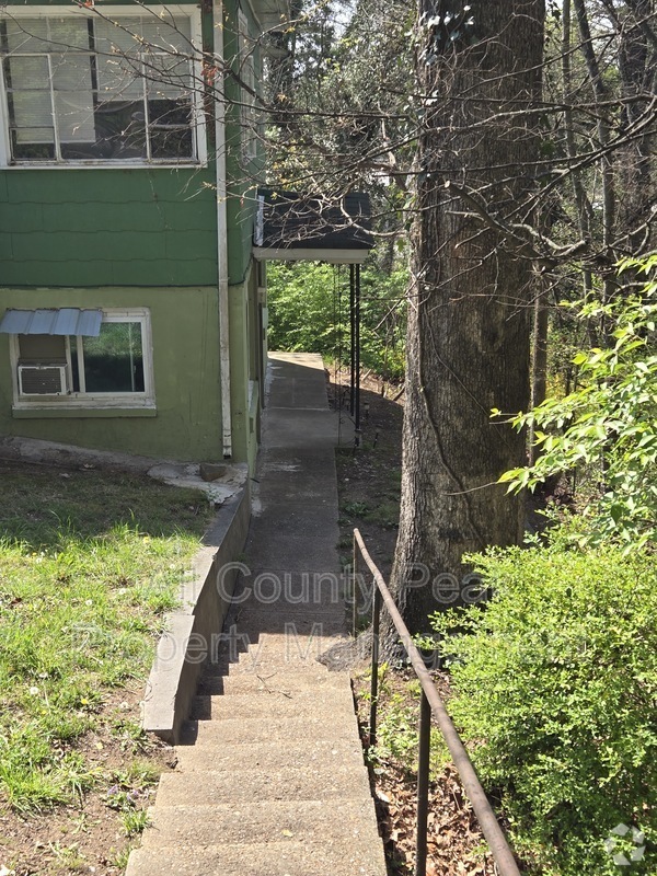 Building Photo - 107 Hollyberry Ln