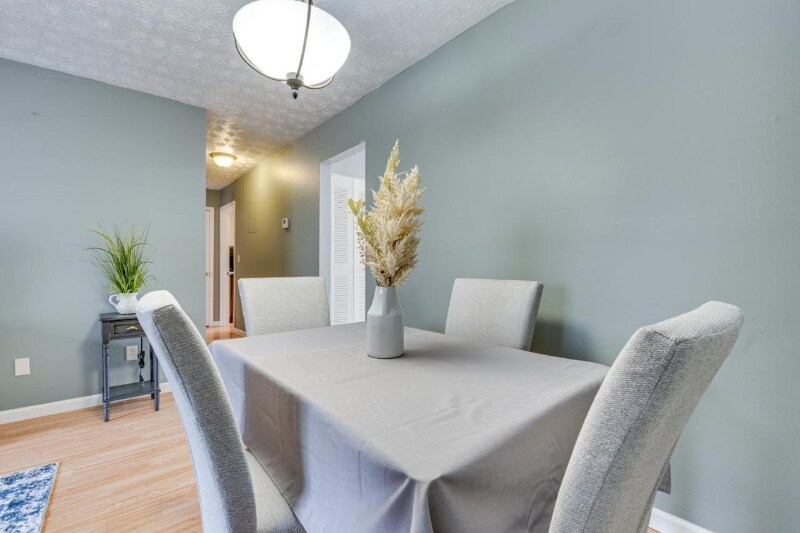 Building Photo - 1735 Nutmeg St