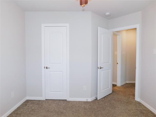 Building Photo - 2229 Davenport Dr