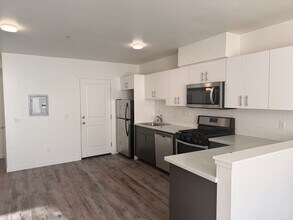 Building Photo - TFSC-B1714