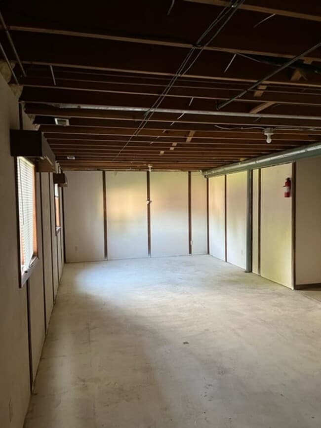 Building Photo - 455