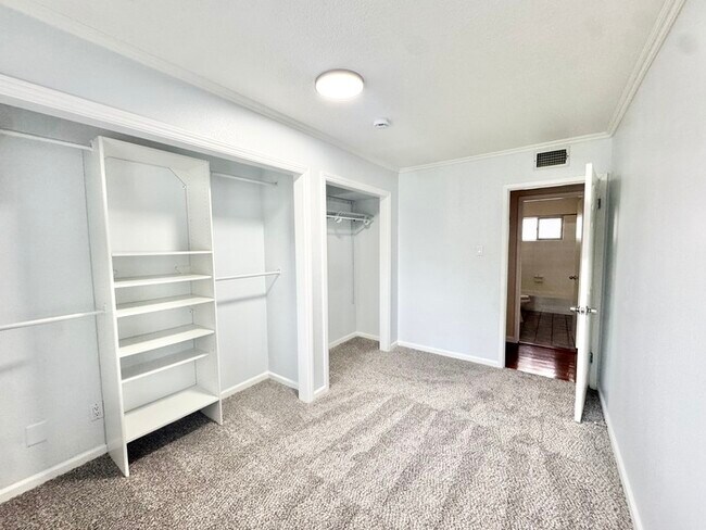 Building Photo - Stunning 3-bedroom, 2-bath home in North Highlands!