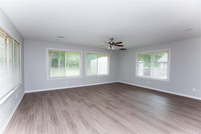 Building Photo - 6724 Carolina Dr