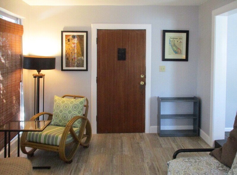 Building Photo - 3450 Effie St