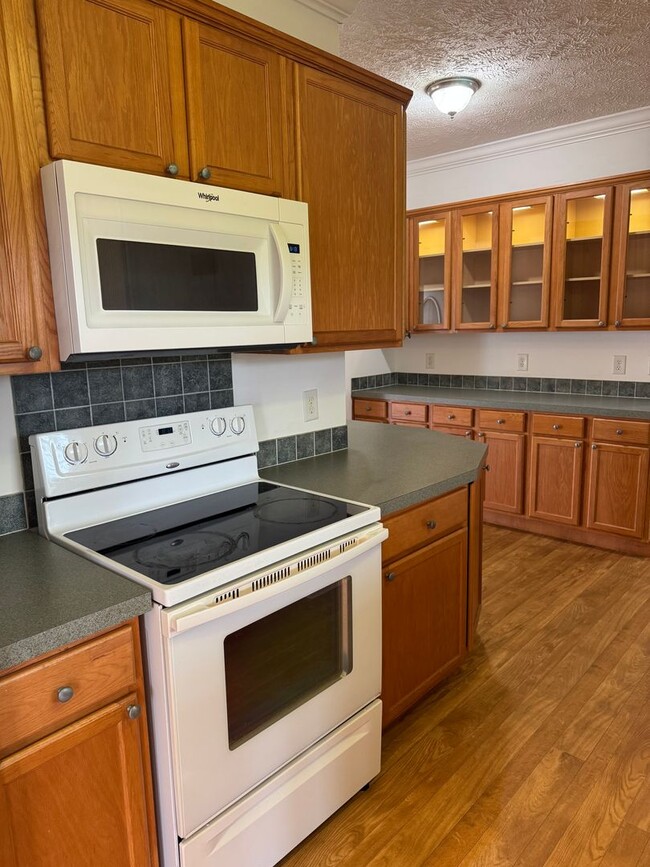 Building Photo - Charming 3 Bed, 2 Bath Home in Maiden – Pe...