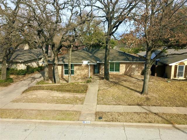 Building Photo - 213 E Scotland Dr