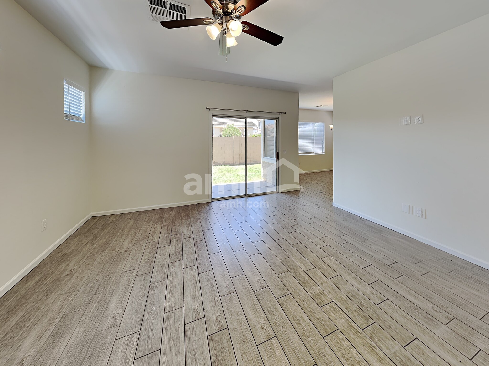 Building Photo - 8745 E Lindner Ave